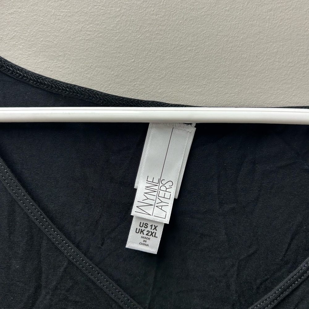Wynne Layers Women’s Black V Neck Tank Top - Picture 3 of 4